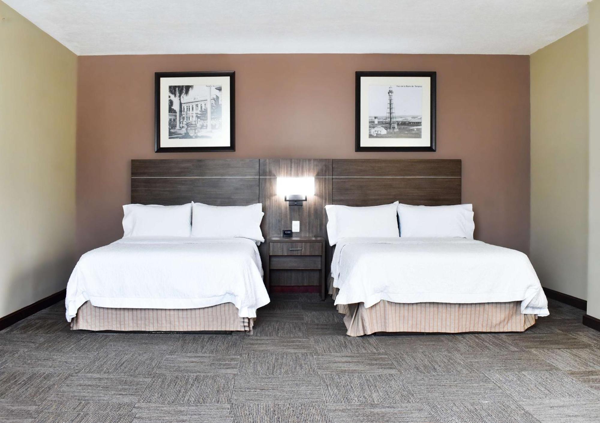 Hampton Inn Tampico Zona Dorada Exterior photo